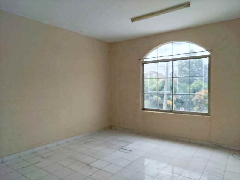 disewakan ruko 2 lantai siap huni dekat graha raya