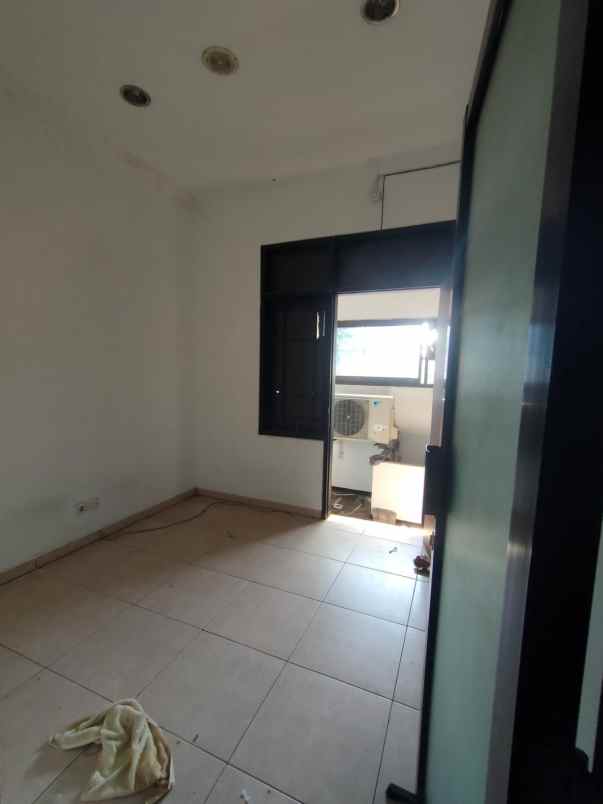 disewakan ruko gudang kantor raya darmo permai utara