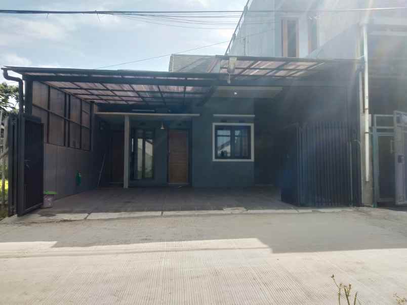 disewakan rumah bukit sariwangi