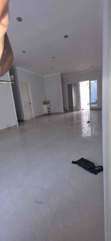 disewakan rumah bumi marina