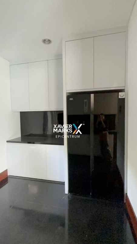 disewakan rumah di forest mansion ada private pool