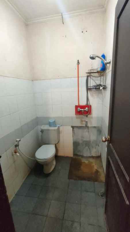 disewakan rumah di sariwangi atas