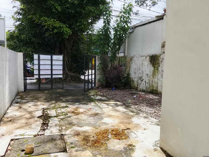 disewakan rumah jl cihanjuang mainroad