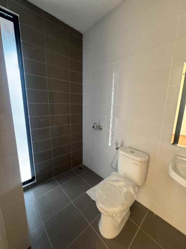 disewakan rumah suvarna sutera cluster