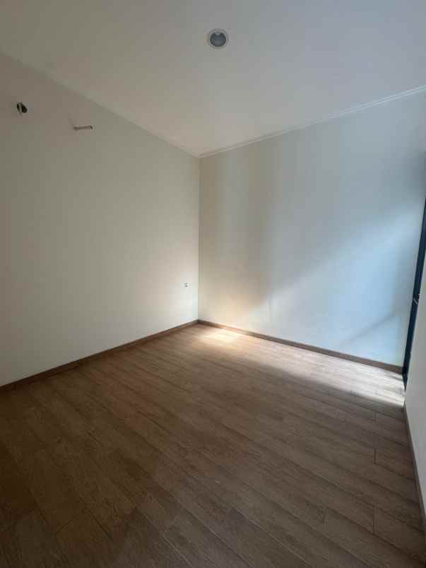 disewakan rumah suvarna sutera cluster