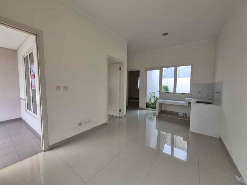 disewakan rumah suvarna sutera tangerang