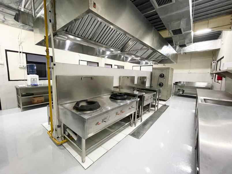 ex central kitchen carl s junior