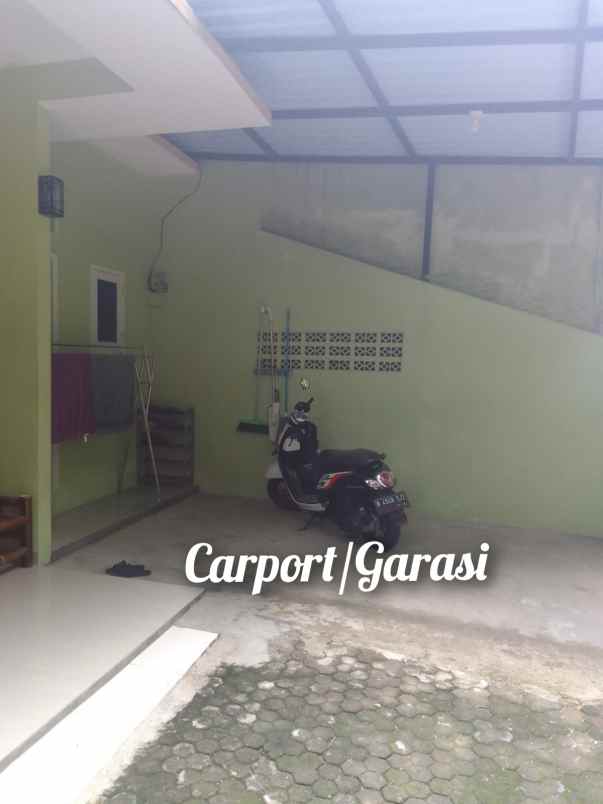 jual rumah induk 4 kontrakan