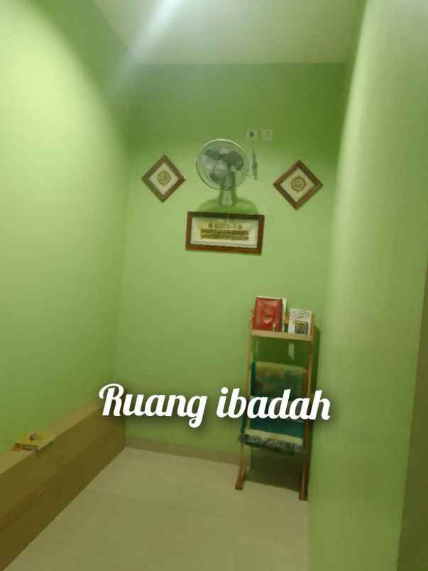 jual rumah induk 4 kontrakan