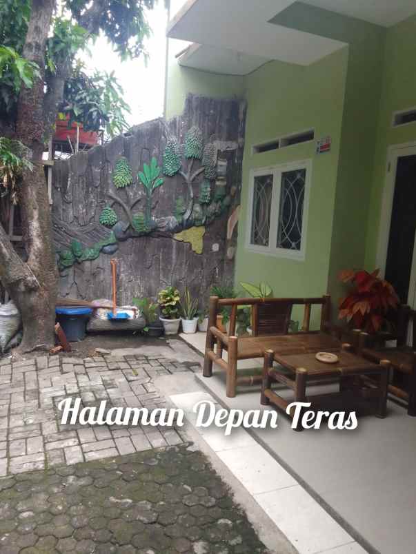 jual rumah induk 4 kontrakan