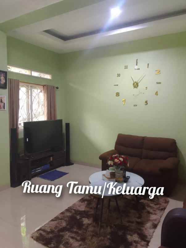 jual rumah induk 4 kontrakan