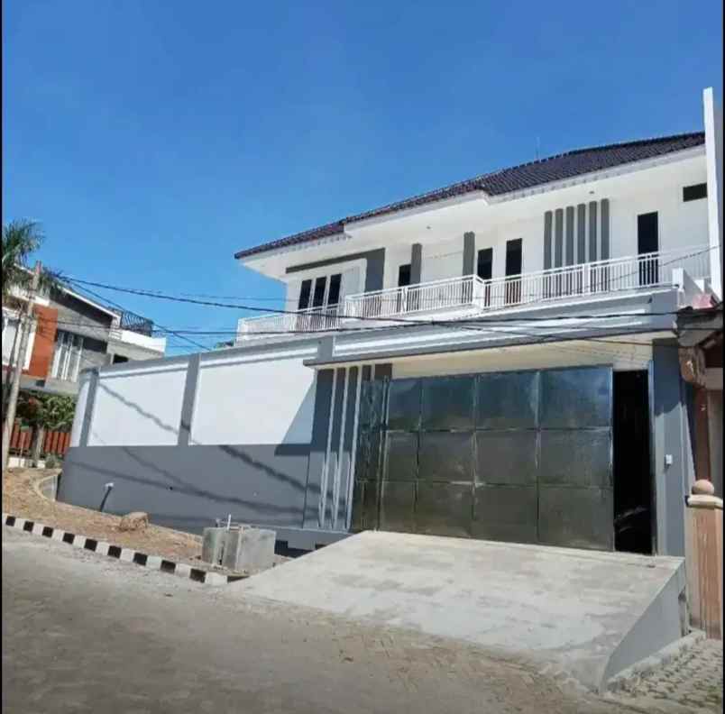 jual rumah mewah di lembah dieng malang siap huni