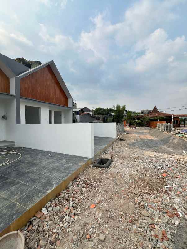 jual rumah rooftop di cipedak jagakarsa