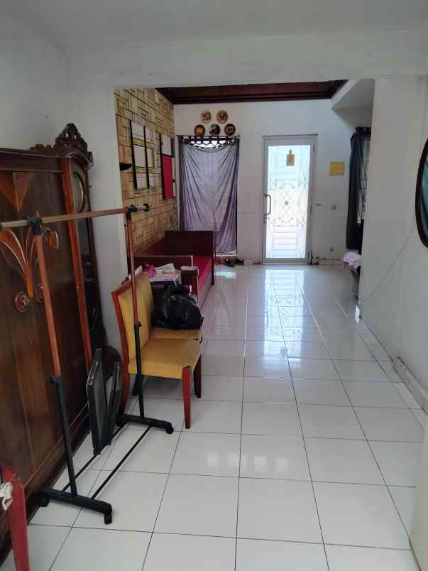 jual rumah taman lippo karawaci tangerang