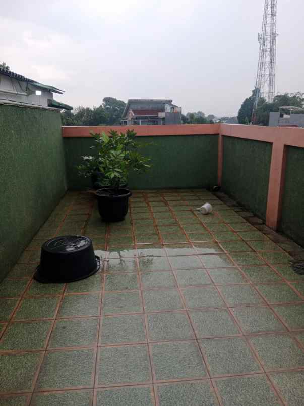 over kredit 160jt rumah 3 lantai di cilodong depok