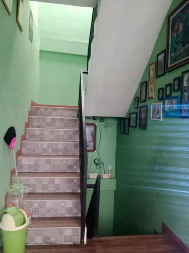over kredit 160jt rumah 3 lantai di cilodong depok