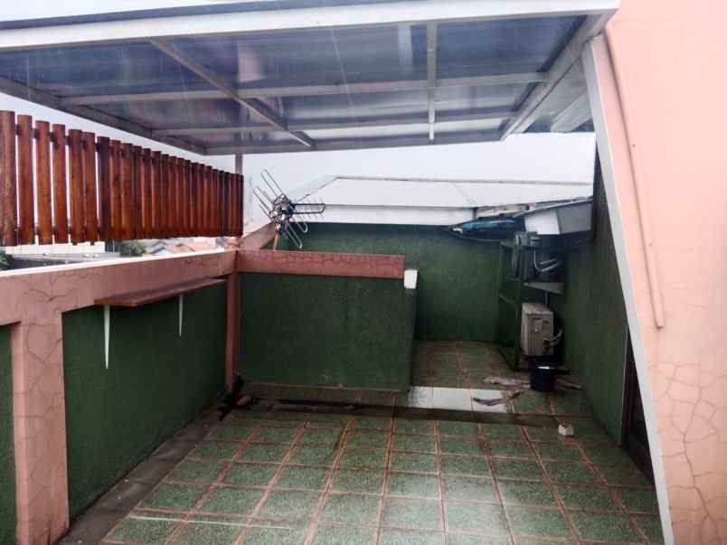 over kredit 160jt rumah 3 lantai di cilodong depok