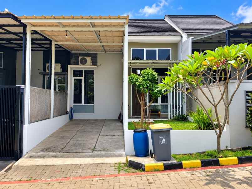 over kredit 65jt rumah cantik siap huni di sawangan