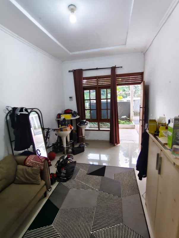 over kredit murah jual bu rumah strategis di depok