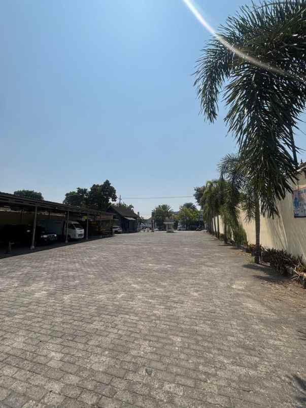 ruang usaha dijual raya kis mangunsarkoro bondowoso