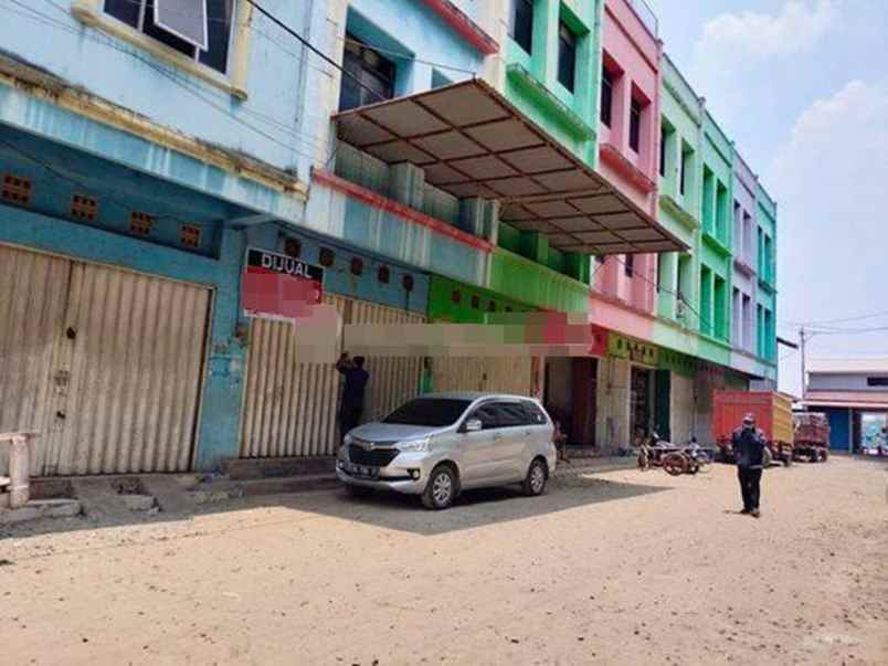 ruko kosong shm di jalan pasar 16 ilir kota palembang