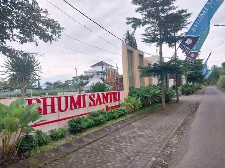 rumah 2 lantai dan terbesar di gondanglegi malang