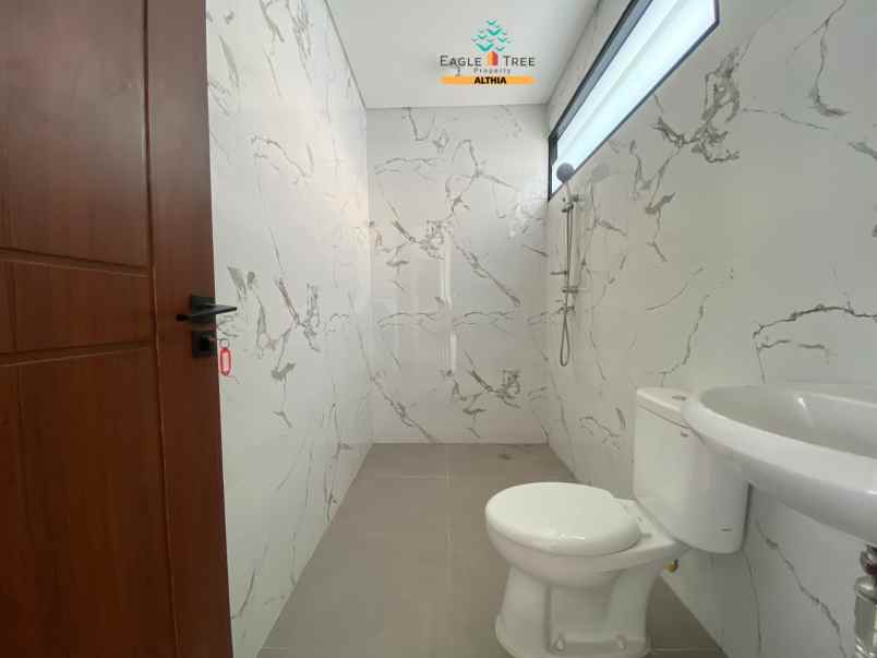 rumah 2 lantai dengan private pool di bintaro sektor 9
