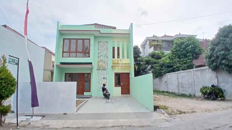 rumah 2 lantai siap huni 5 menit ke stipram