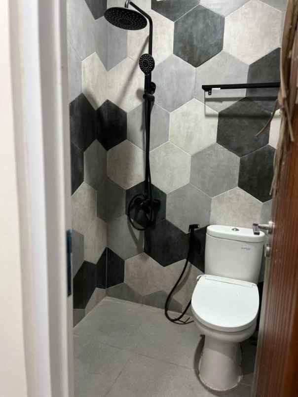 rumah 2 lt secondary dalam cluster di cipayung