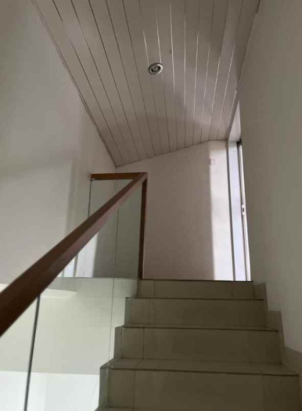 rumah 2 lt secondary dalam cluster di cipayung