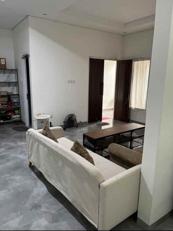 rumah 2 lt secondary dalam cluster di cipayung