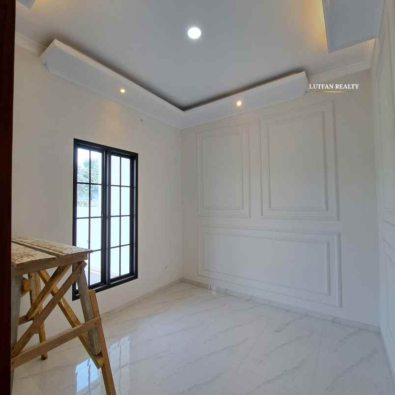 rumah 3 lantai jagakarsa dekat stasiun