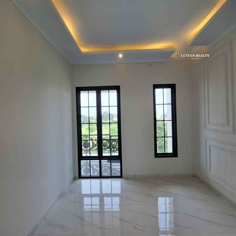 rumah 3 lantai jagakarsa dekat stasiun