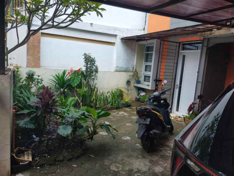rumah 4 kamar tidur cihanjuang kabupaten bandung barat