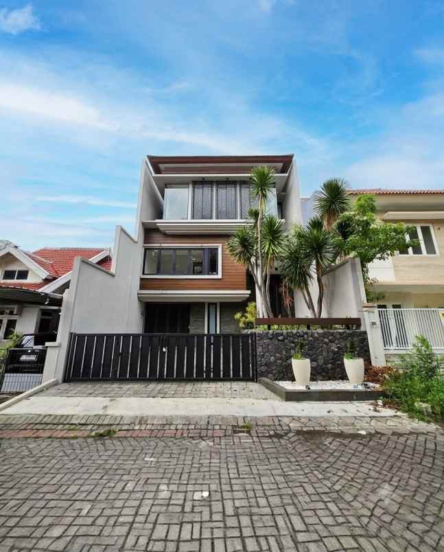 rumah araya new minimalis garasi 1 carport 2