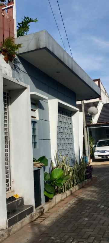 rumah bagus 2 lantai di cimareme bandung barat