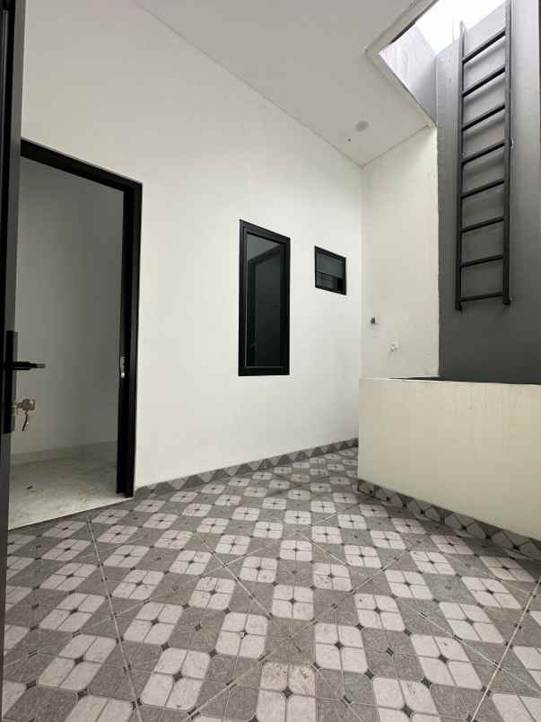 rumah baru 2lt condet jakarta timur siap huni