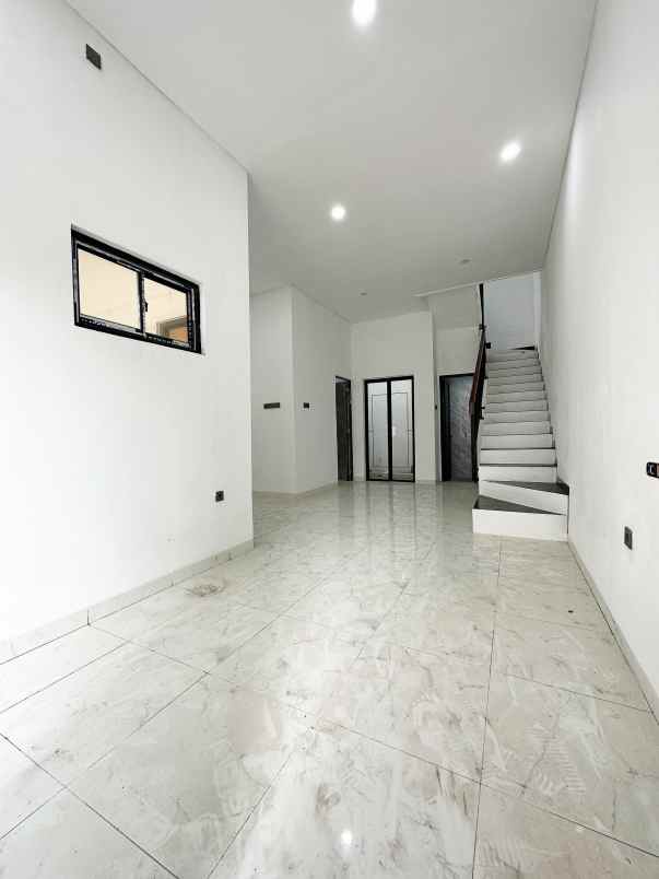 rumah baru 2lt condet jakarta timur siap huni