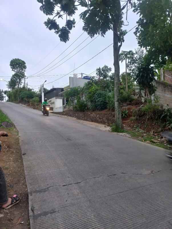 rumah baru cluster jatihandap pinggir jalan utama