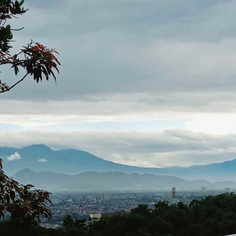 rumah baru cluster jatihandap pinggir jalan utama