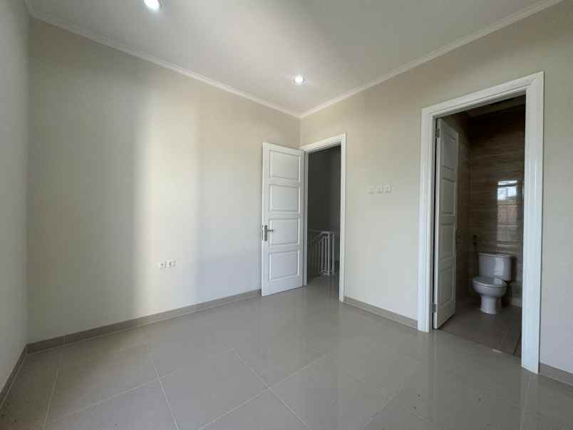 rumah baru kawasan cinere dekat rs puri cinere