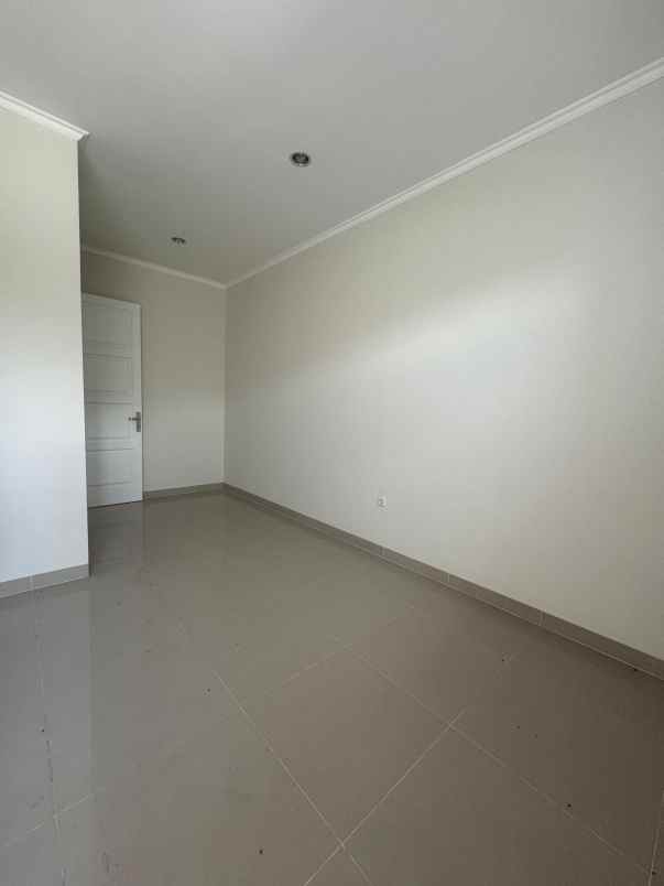 rumah baru kawasan cinere dekat rs puri cinere