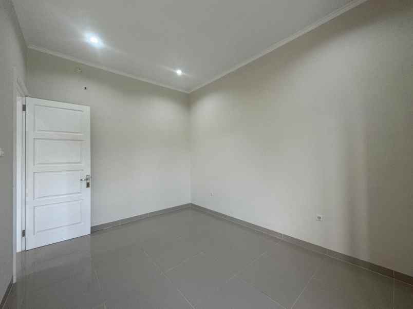 rumah baru kawasan cinere dekat rs puri cinere