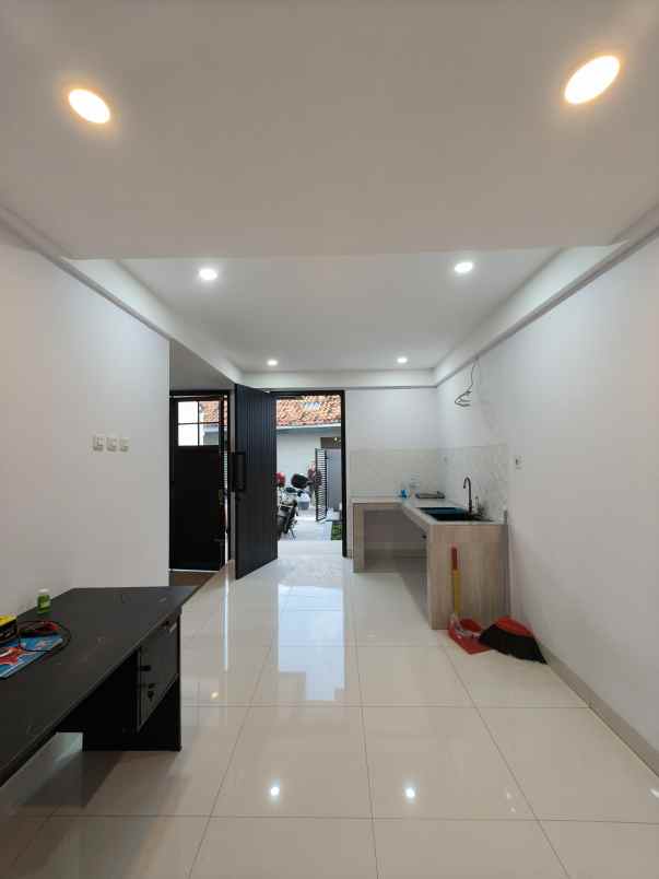 rumah baru lokasi strategis di jatinegara jaktim