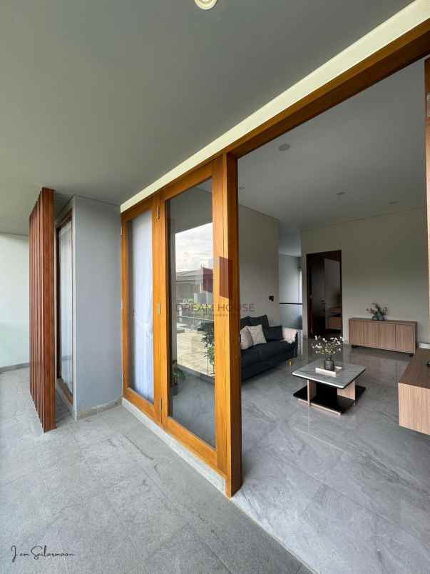 rumah baru modern 2 lantai dekat tol buah batu bandung