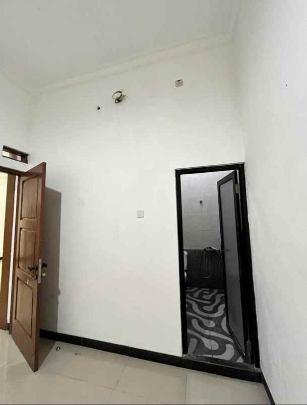 rumah baru modern di griya bintara indah 2 lantai 4 kt