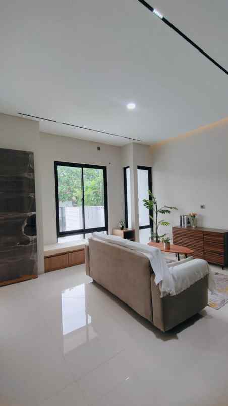 rumah baru modern di nusaloka bsd lt 98 lb 133 rp 2 4m