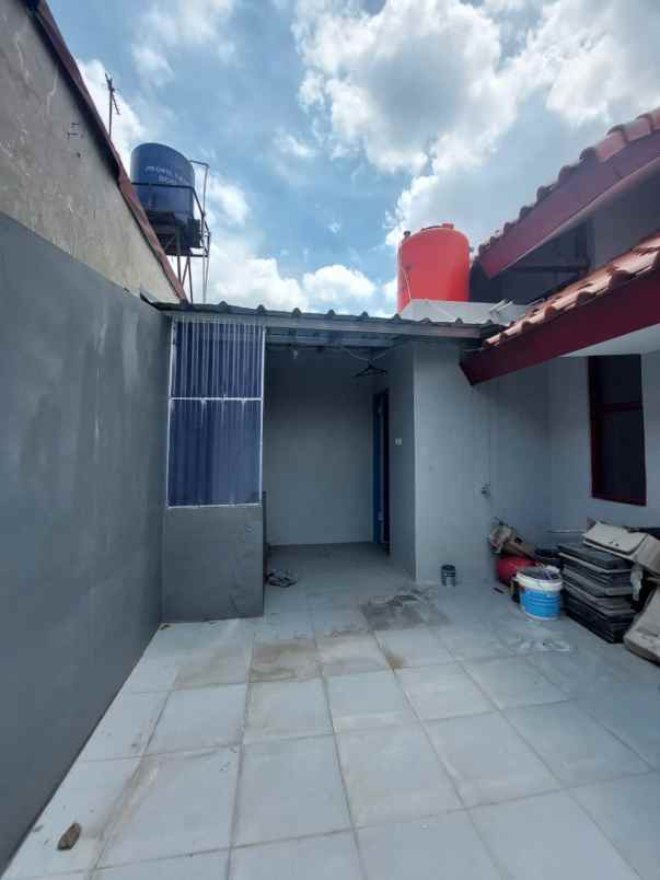 rumah baru renovasi dalam komplek di jatibening bekasi