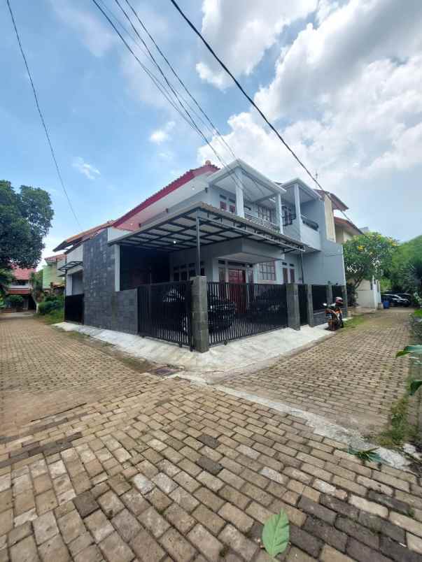 rumah baru renovasi dalam komplek di jatibening bekasi