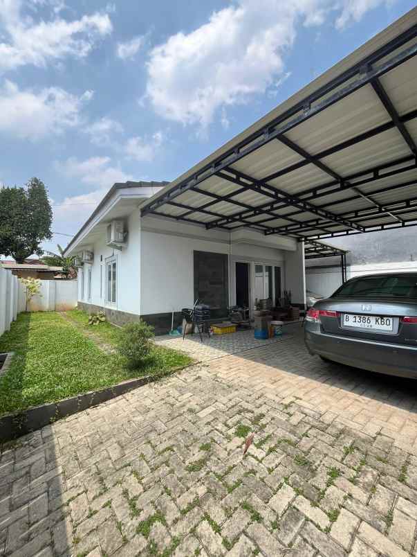 rumah carpot bisa 5 mobil di grand galaxy city